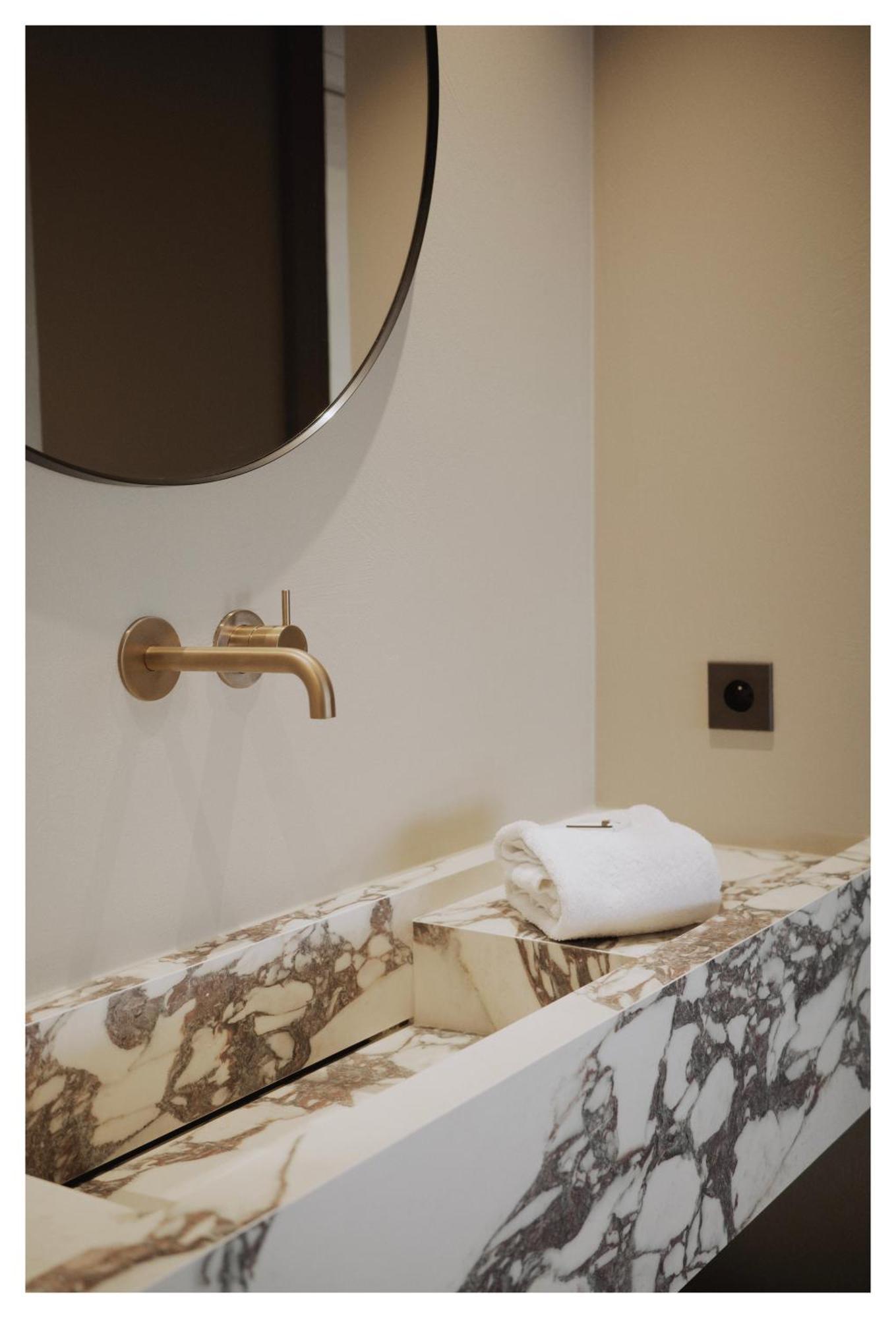 Hotel Le Versailles Villefranche-sur-Mer Zewnętrze zdjęcie