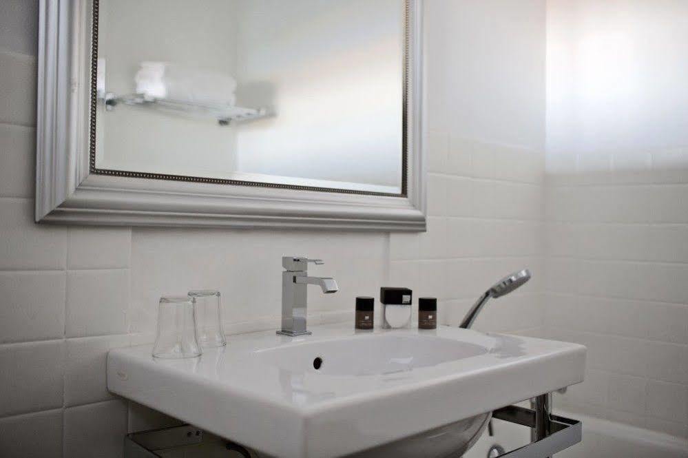 Hotel Le Versailles Villefranche-sur-Mer Zewnętrze zdjęcie